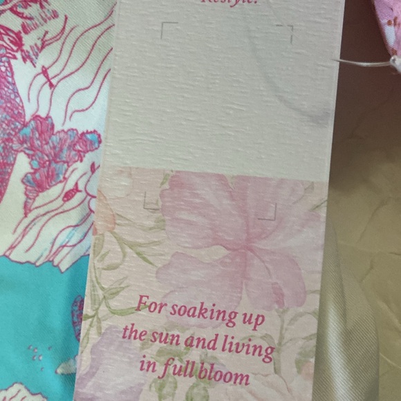 Love Shack Fancy/Hurley under the sea rash guard - Picture 8 of 12